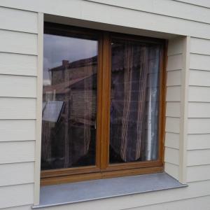 Fenêtre avec appui en zinc sur agrandissement bois